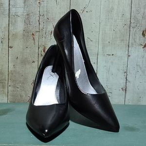 It's OK black faux leather pumps